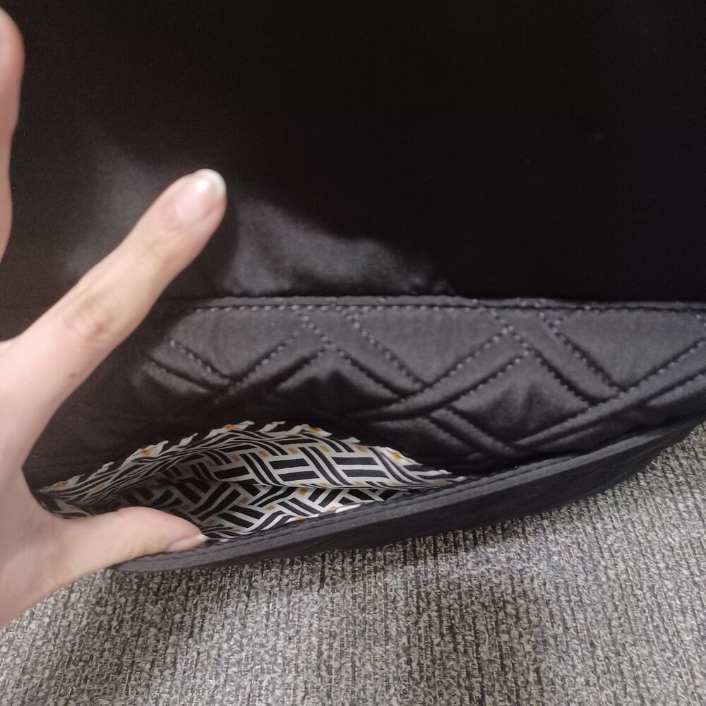 VERA BRADLEY Classic Black Glenna Shoulder Bag, Pleated Microfiber, EUC - Picture 4 of 6